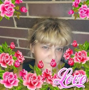 Meet your Posher, Lorie